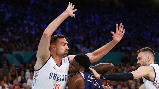    Никола Милутинов (№33). Reuters