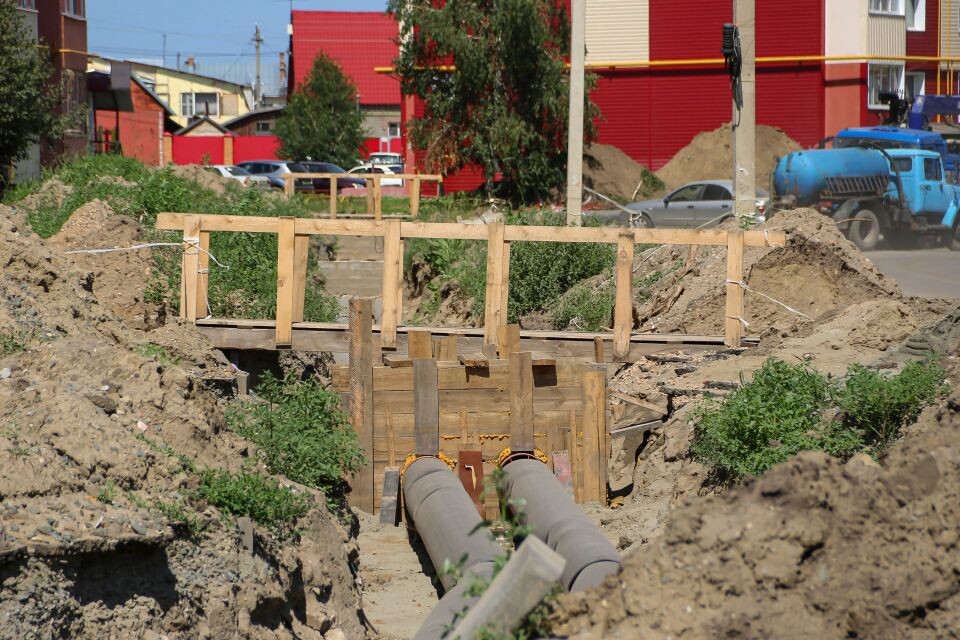    Реконструкция тепловых сетей в Новоалтайске на ул. Космонавтов . Источник: Виталий Барабаш