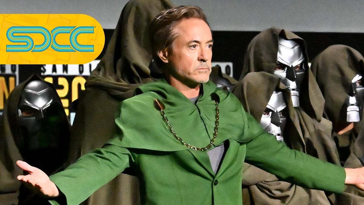 Роберт в роли Доктора Дума