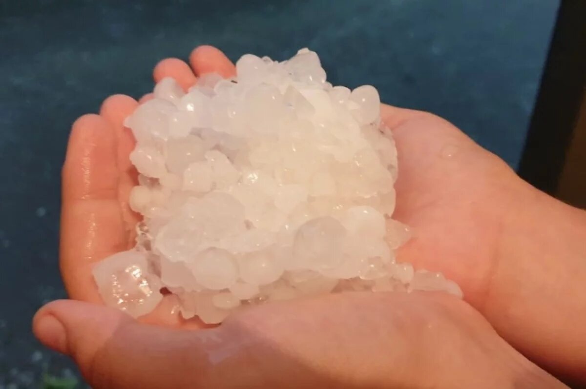    В Мухоршибирском районе выпал град и пропало электричество