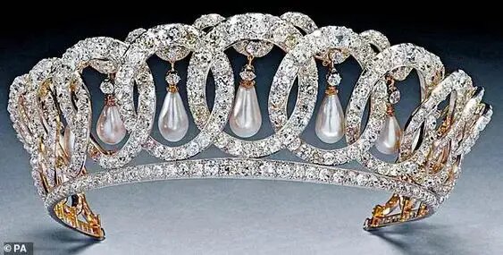 Источник: https://thebeaumonde.org/the-grand-duchess-vladimir-tiara/
