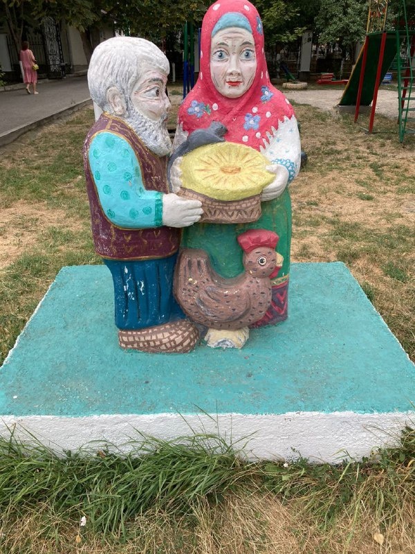 Скульптура на детской площадке