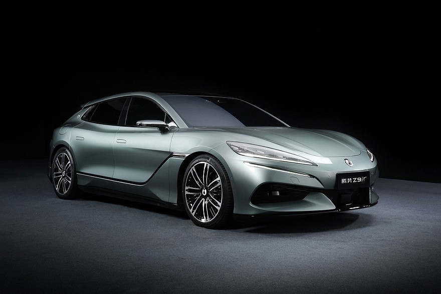 
                    Хэтчбек Denza Z9 GT
                