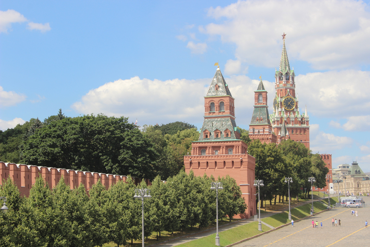 Башни Кремля (Константино-Еленинская, Набатная, Царская, Спасская) (фото: Вячеслав Михеев)