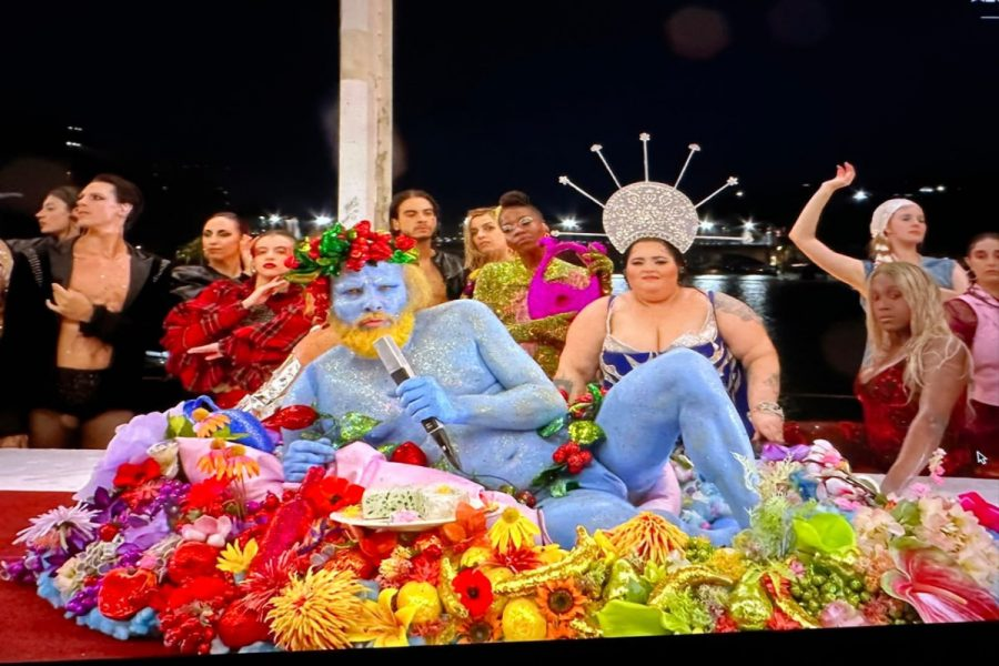       В детстве в многонациональном  Бакинском дворе, где мы играли различные игры, зачастую использовалось выражение «делать что-то по-армянски». Это значит наоборот.