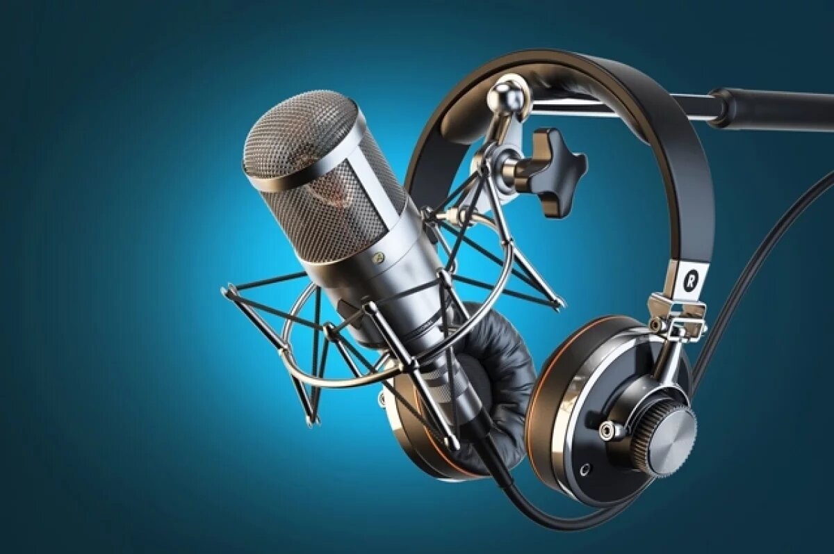    «Слоняются, делают макияж».