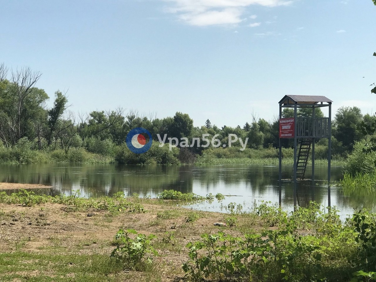    Урал в Орске превысил неблагоприятную отметку: обстановка на дамбе и рядом с рекой