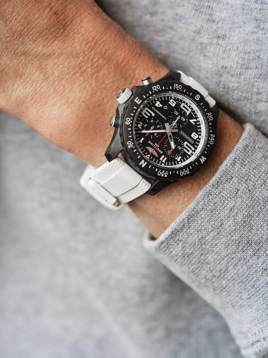 Breitling Endurance Pro 44 мм и 38 мм 