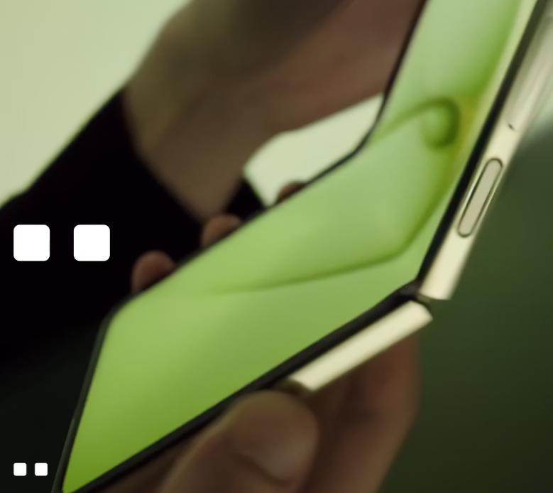    HUAWEI анонсировала первую раскладушку серии nova [ФОТО]