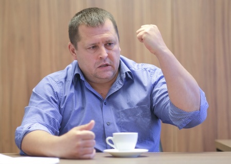    Мэр Днепропетровска призвал готовиться к худшему и ждать графиков включения света, а не отключения