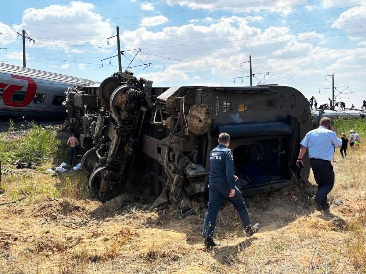    Место схода пассажирского поезда с рельсов в Волгоградской области© РИА Новости / Администрация Котельниковского района
