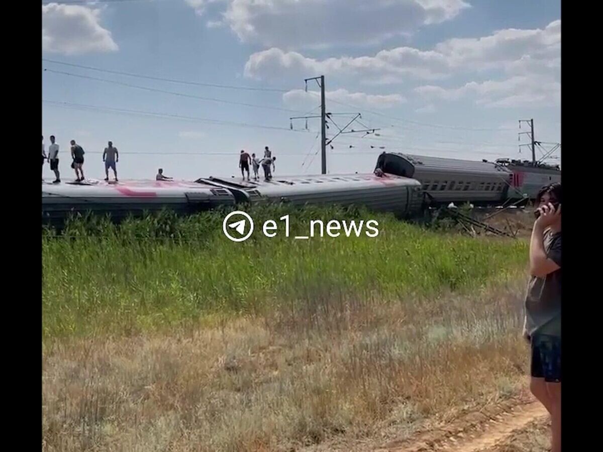    Кадры с места аварии под Волгоградом© t.me/e1_news