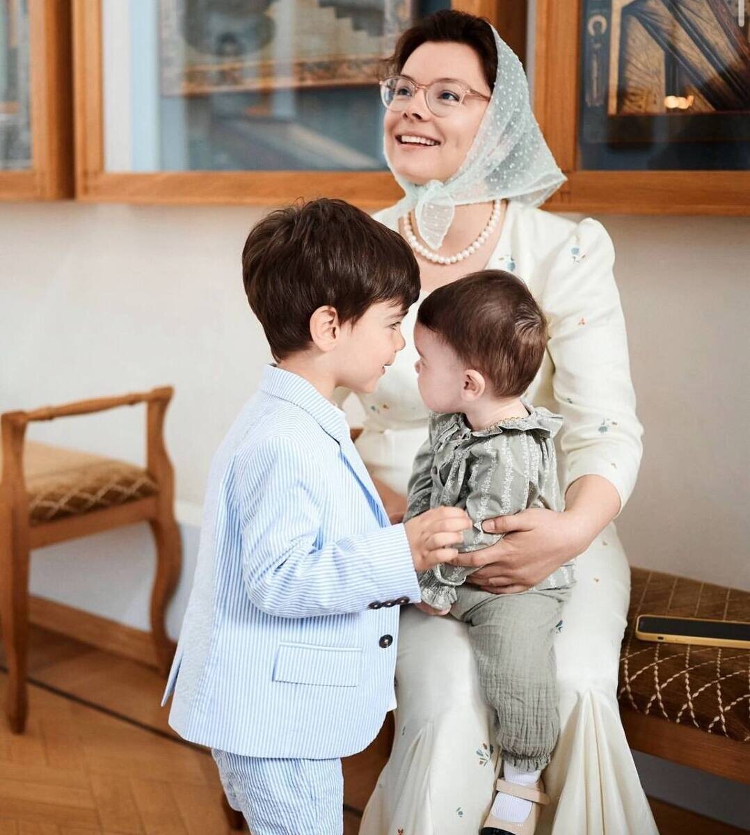 Татьяна Брухунова с детьми, Ваганом и Матильдой