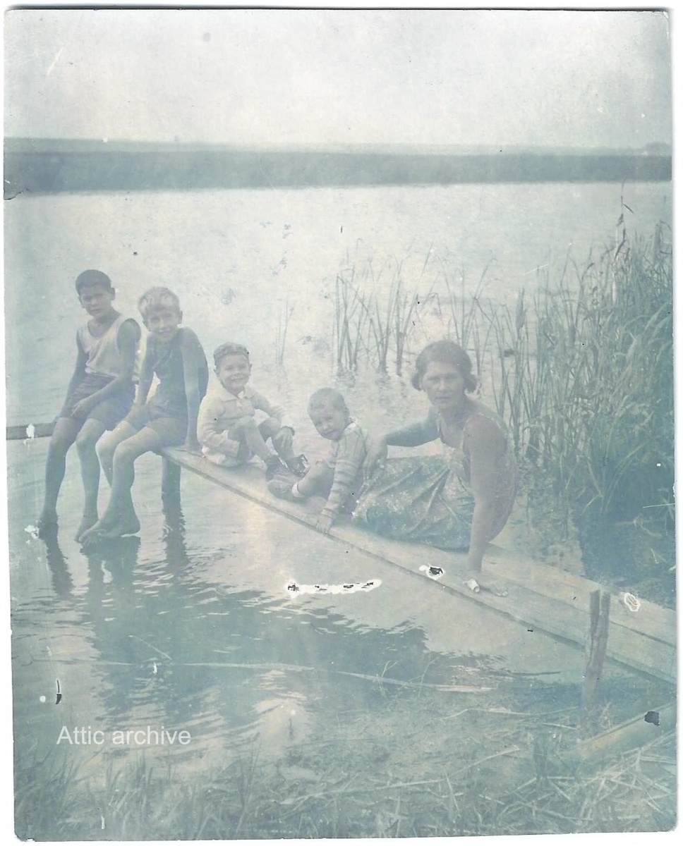 Дима Вильде, Арик (Икар) Абрамов, Володя Пахомов, Валя Абрамов и Маргарита Пахомова 