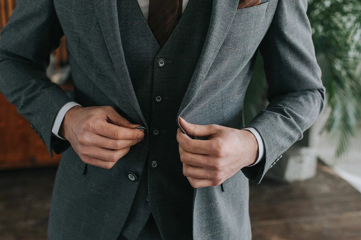 Мужской классический костюм 3-ка