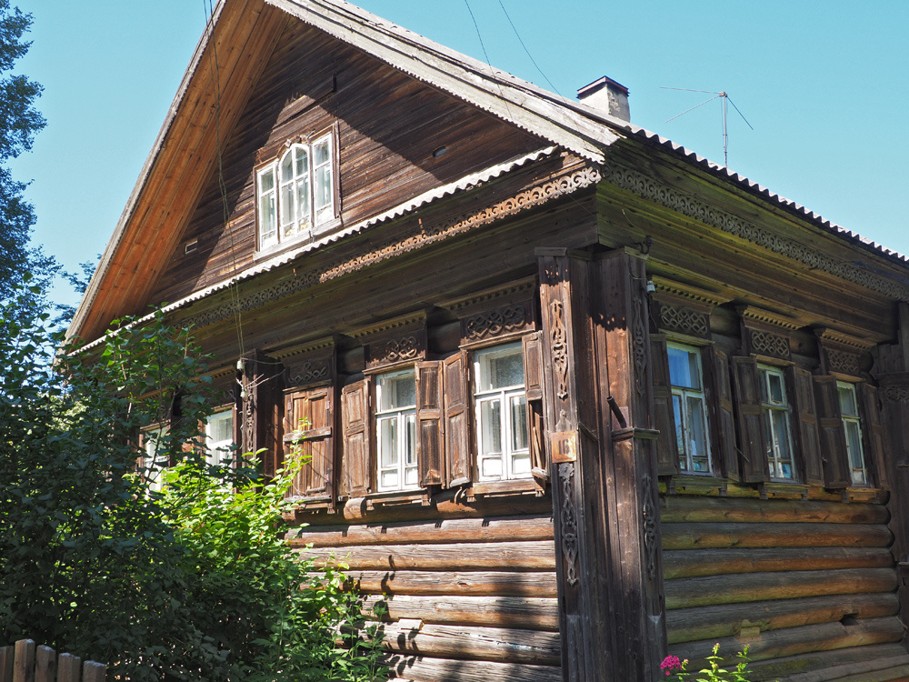 Большая деревня ярославская область. Погорелово. Деревня погорелка ярославская область. Село вятское. Заброшенный терем ярославская область.