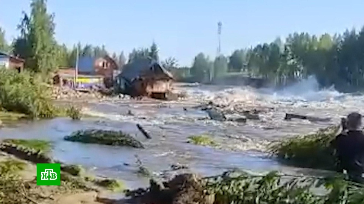 Прорыв дамбы на балтийском канале