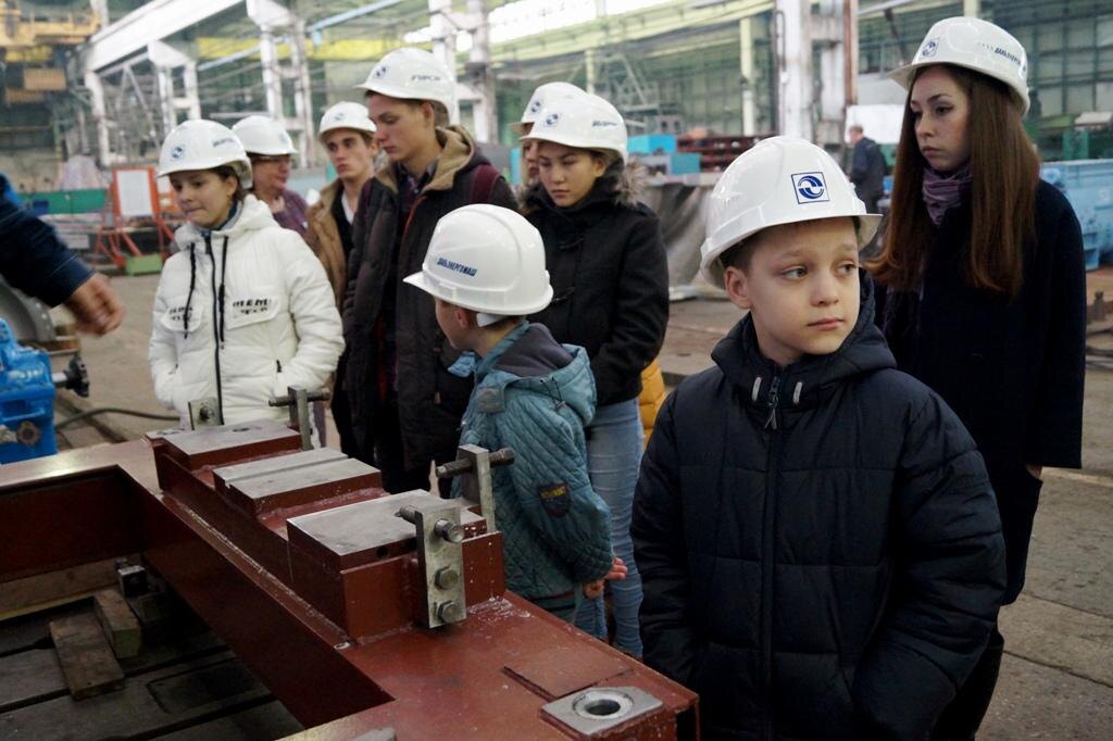 Неподдельный интерес к происходящему скрыть сложно.  Фото из Хабаровска