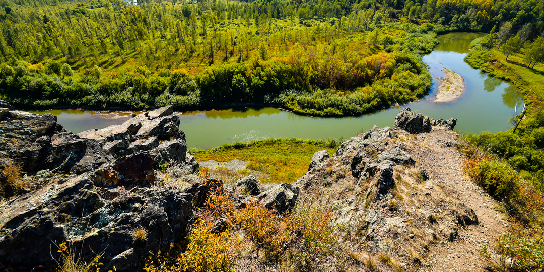 Скала «Альпинист» под Новосибирском — как лучше доехать, сколько идти и что можно увидеть