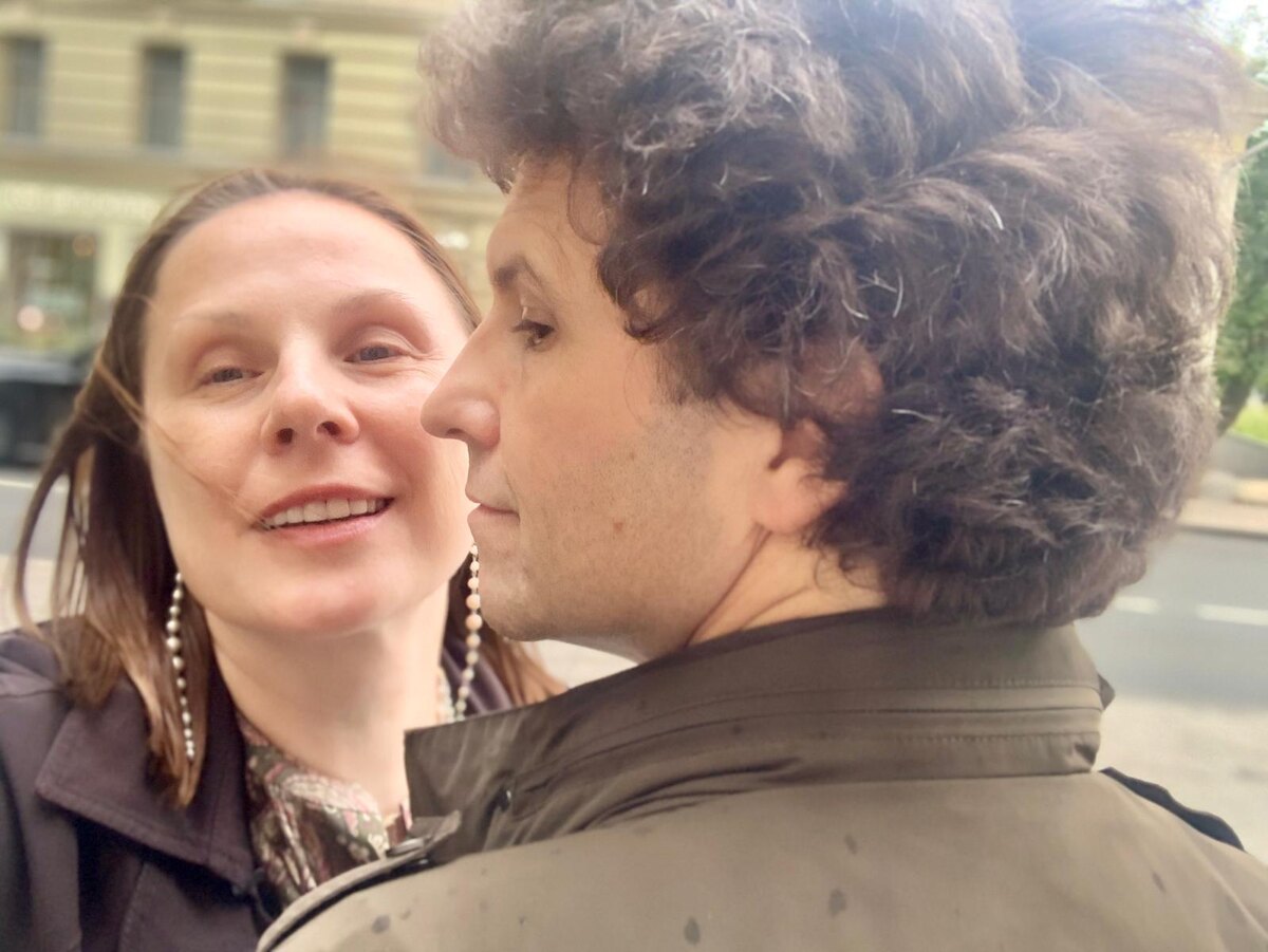 с супругом Луи Франком