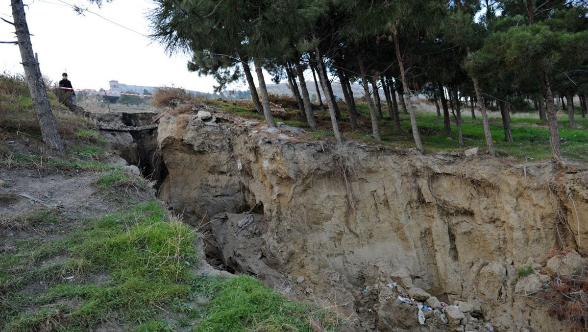 Фото: https://az.sputniknews.ru/20180201/azerbajdzhan-minekologii-ob-aktivizacii-opolznej-413870794.html