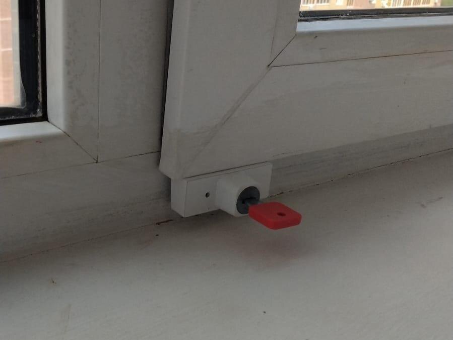 Одна из мер предосторожности – ставить замки на окна. Фото: Салават Камалетдинов / «Татар-информ»