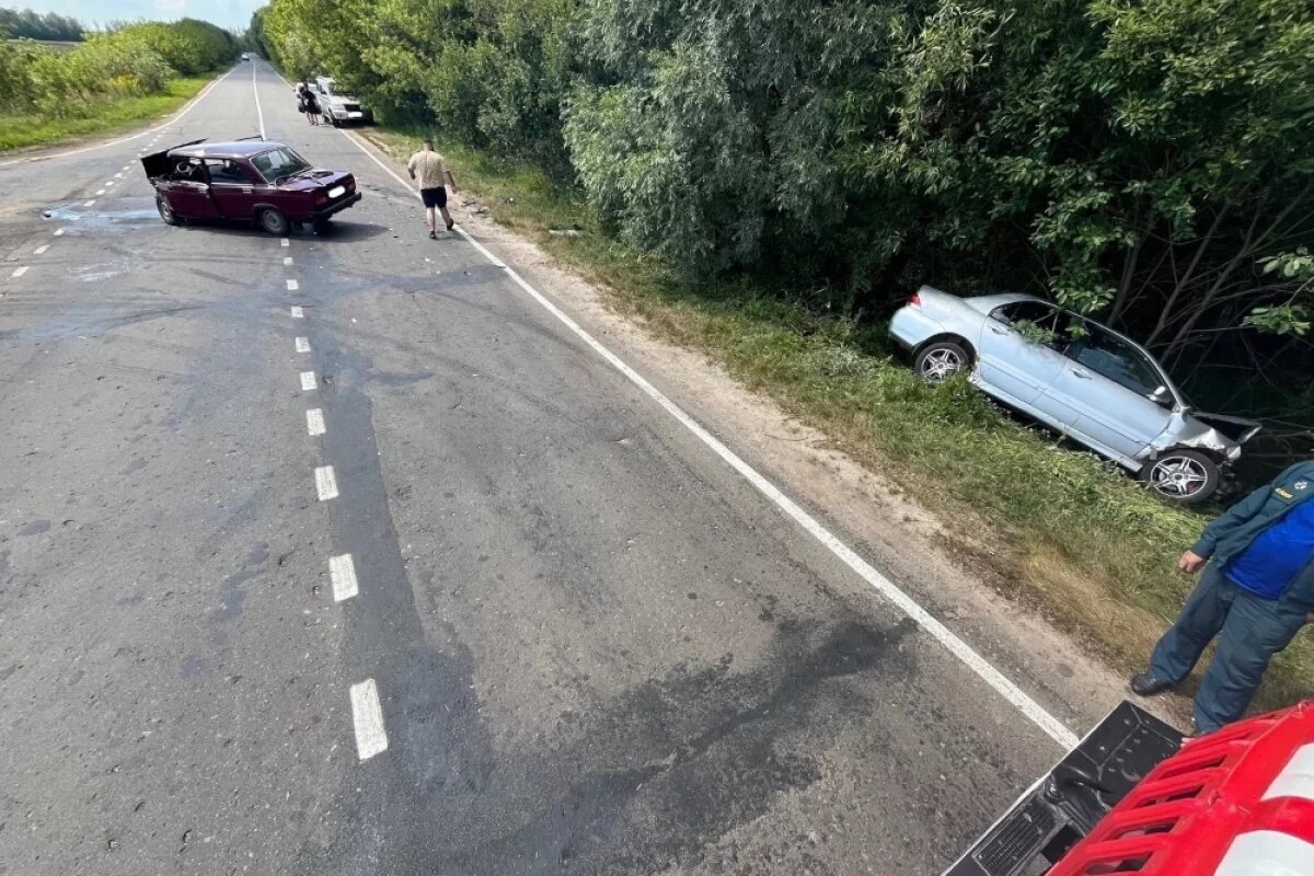    В Орловской области в серьёзном ДТП пострадали четыре человека