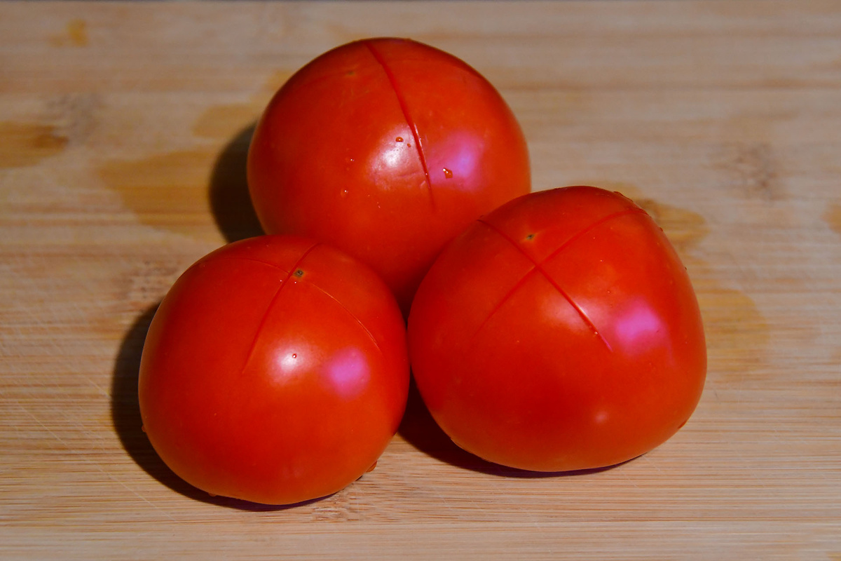 Делаем крестообразные надрезы