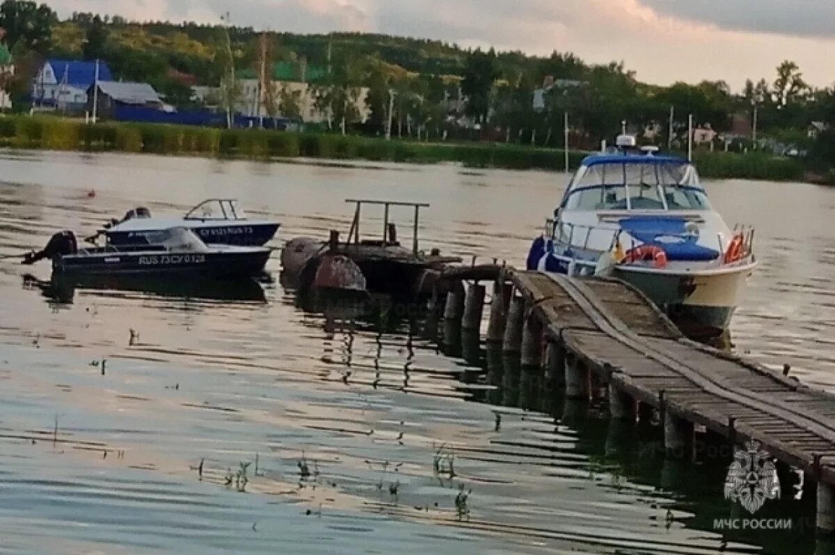    На Волге под Ульяновском застрял катер — кончилось топливо