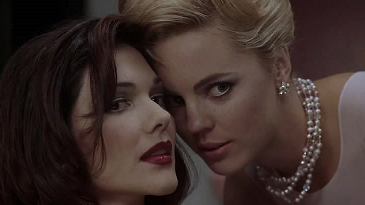 Кадр из фильма "Малхолланд драйв"