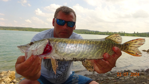 Щука Судак в конце июля в жару.Лов на донки.