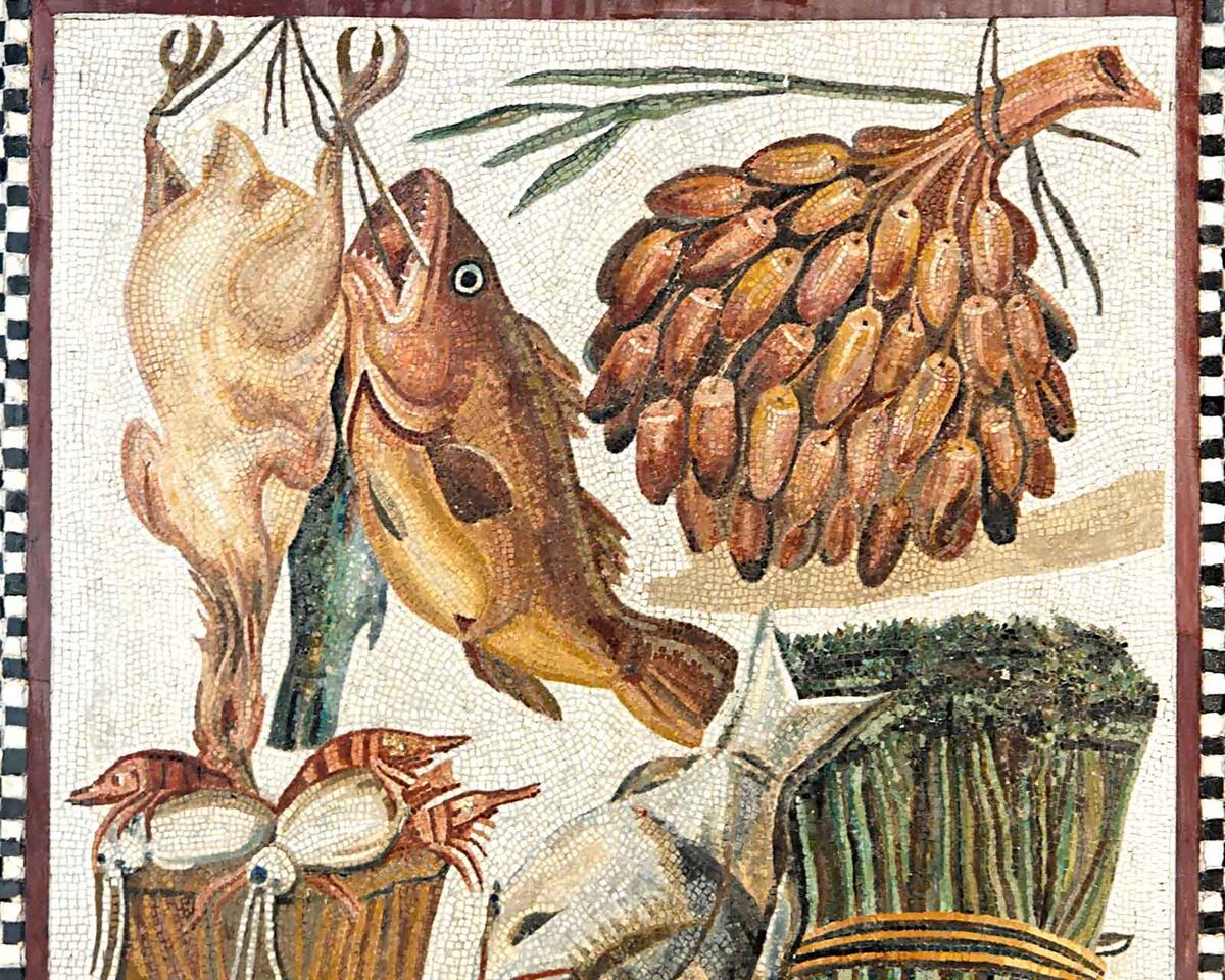 Птица, рыба, финики, спаржа и морепродукты. 1-й в. Мозаика. Источник: Музеи Ватикана