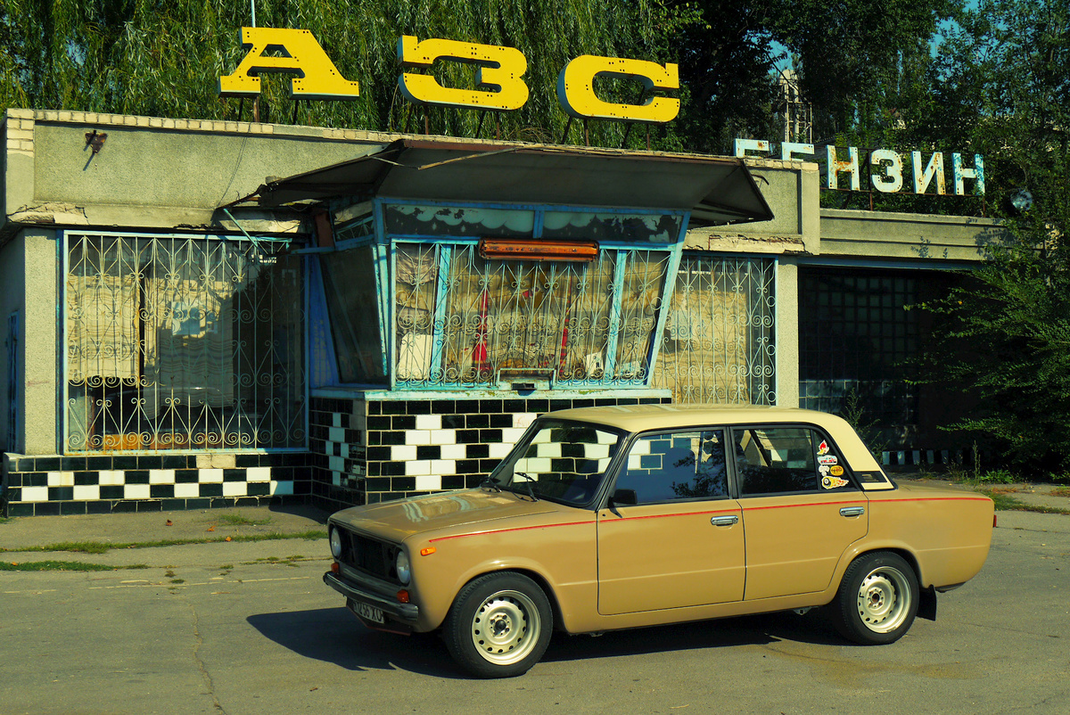 На заправке в советское время перебои с бензином, особенно летом в уборочную, были обычным явлением.