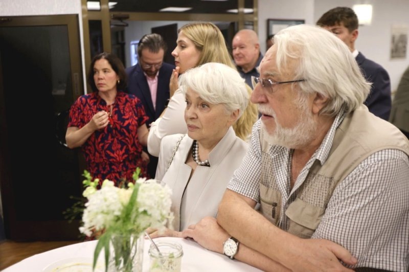 Друг семьи поэт Юрий Кублановский также пришел на премьеру фильма. Сергей Куксин/ РГ