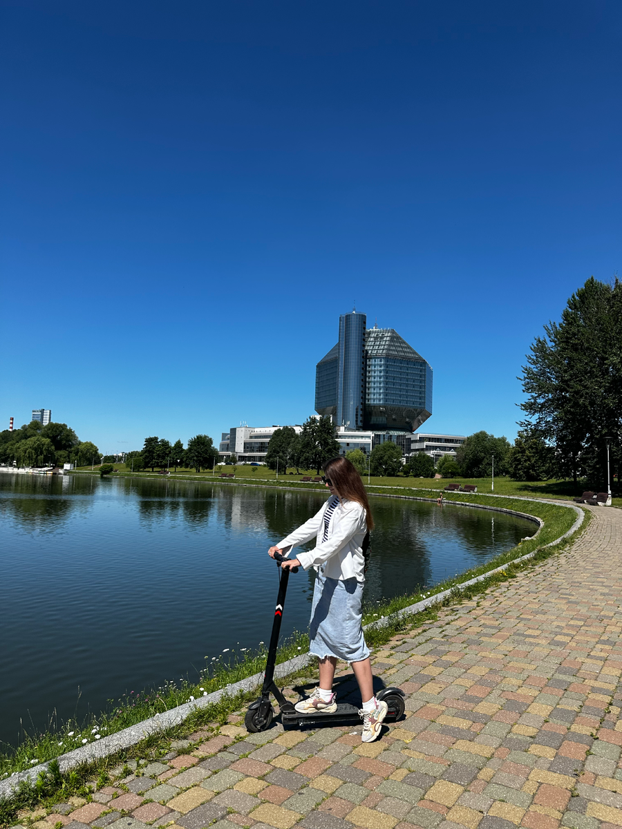 Кадры с прогулки на самокате по Минску