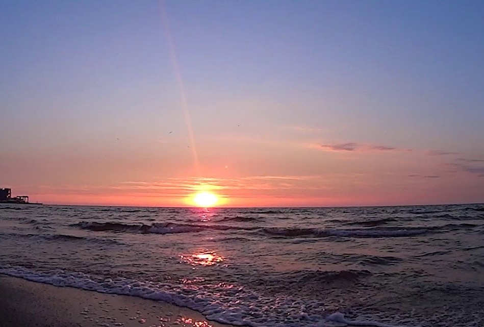 Рассвет на Черном море.