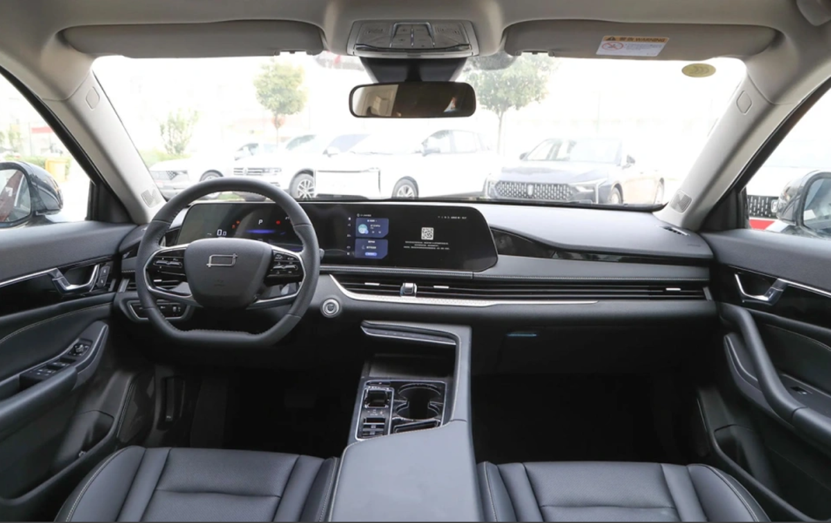 Салон обновлённого FAW Bestune B70.