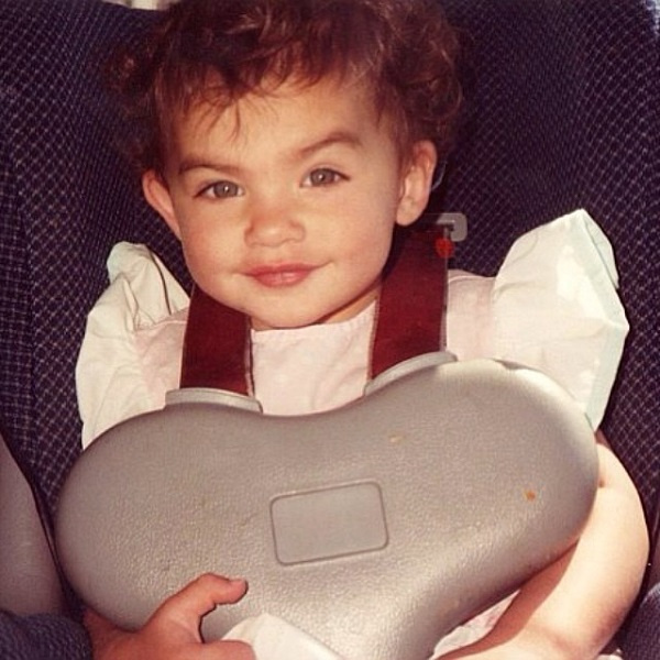    Алисса в детстве