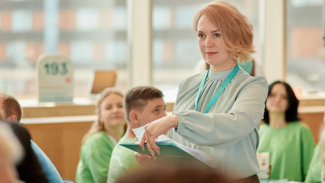 Каждой группой из шести экспертов руководил старший эксперт - профессиональный психолог. Мы работали с Марией Сазоновой и составили эффективную команду