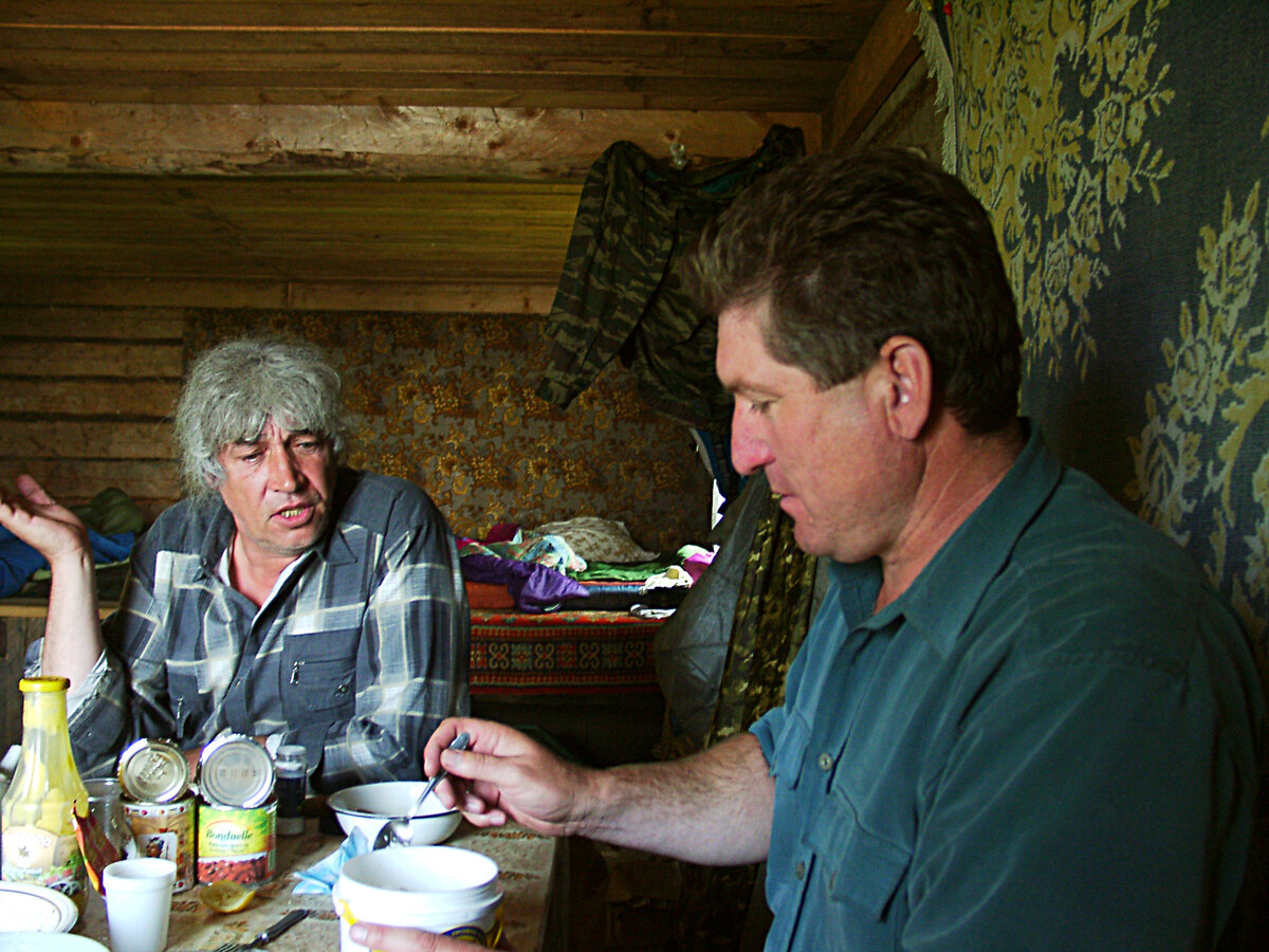 Монтана и Юра Лукьянов. Кордон Кокши. Фото автора.