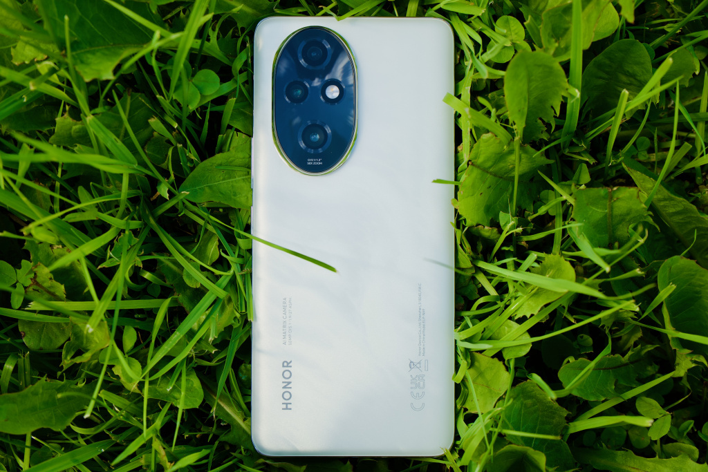    Honor 200 Pro