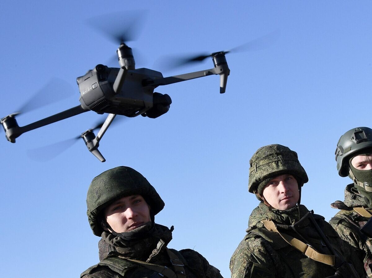    Демонстрация возможностей квадрокоптера © РИА Новости . Виталий Аньков