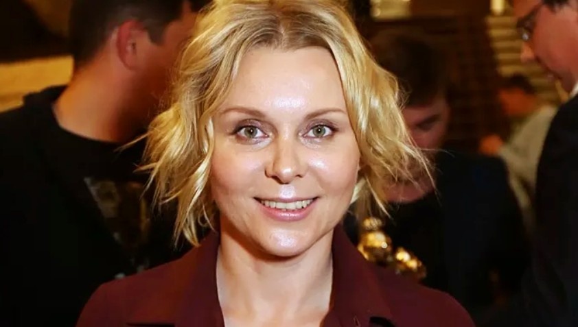 на фото Яна Троянова