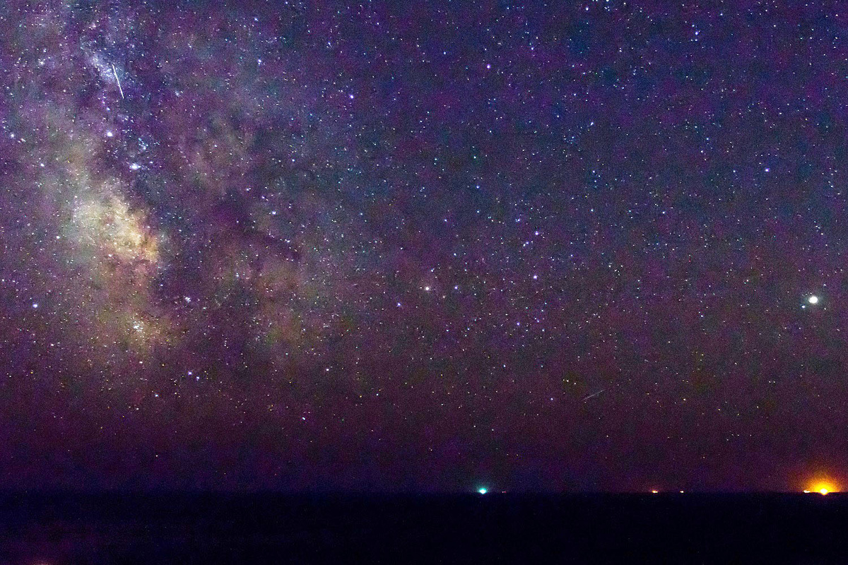Лучше всего наблюдать за этим явлением за городом, где нет искусственного освещения.  Фото: Фото: unsplash.com