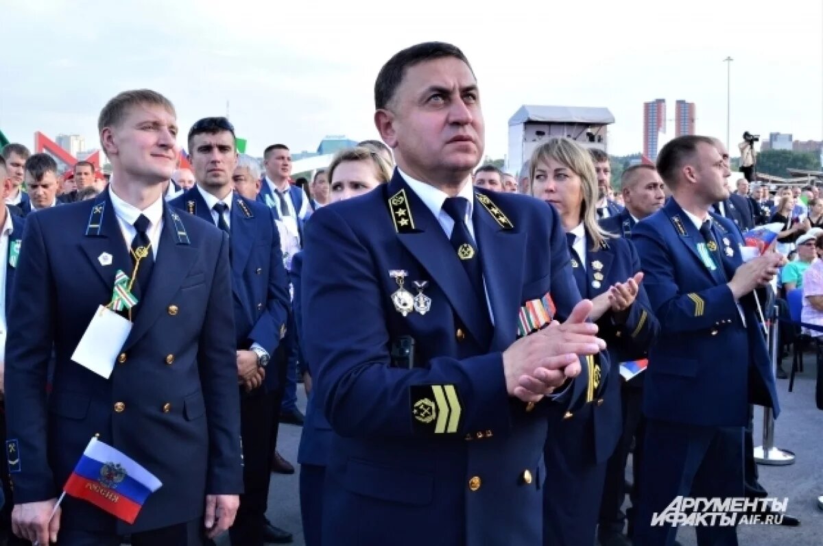    Почти 60 кузбасских угольщиков удостоил званиями и медалями Владимир Путин