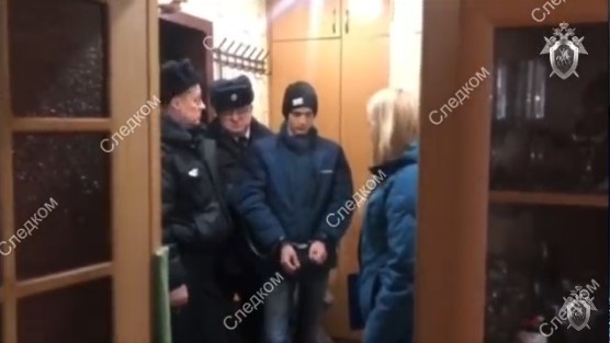 Андрей во время следственных действий на месте преступления. Фото: СК