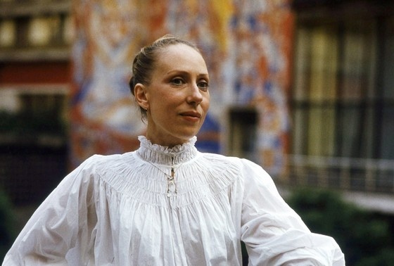    Инна Чурикова