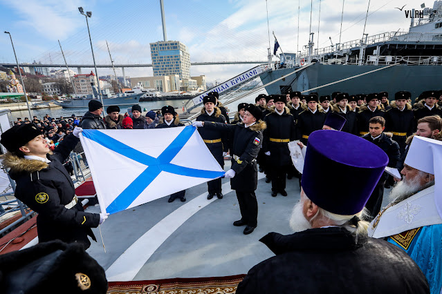 Фото Антон Балашов. 25 декабря 2018 года. Корвет «Громкий». Торжественный подъем Андреевского флага.