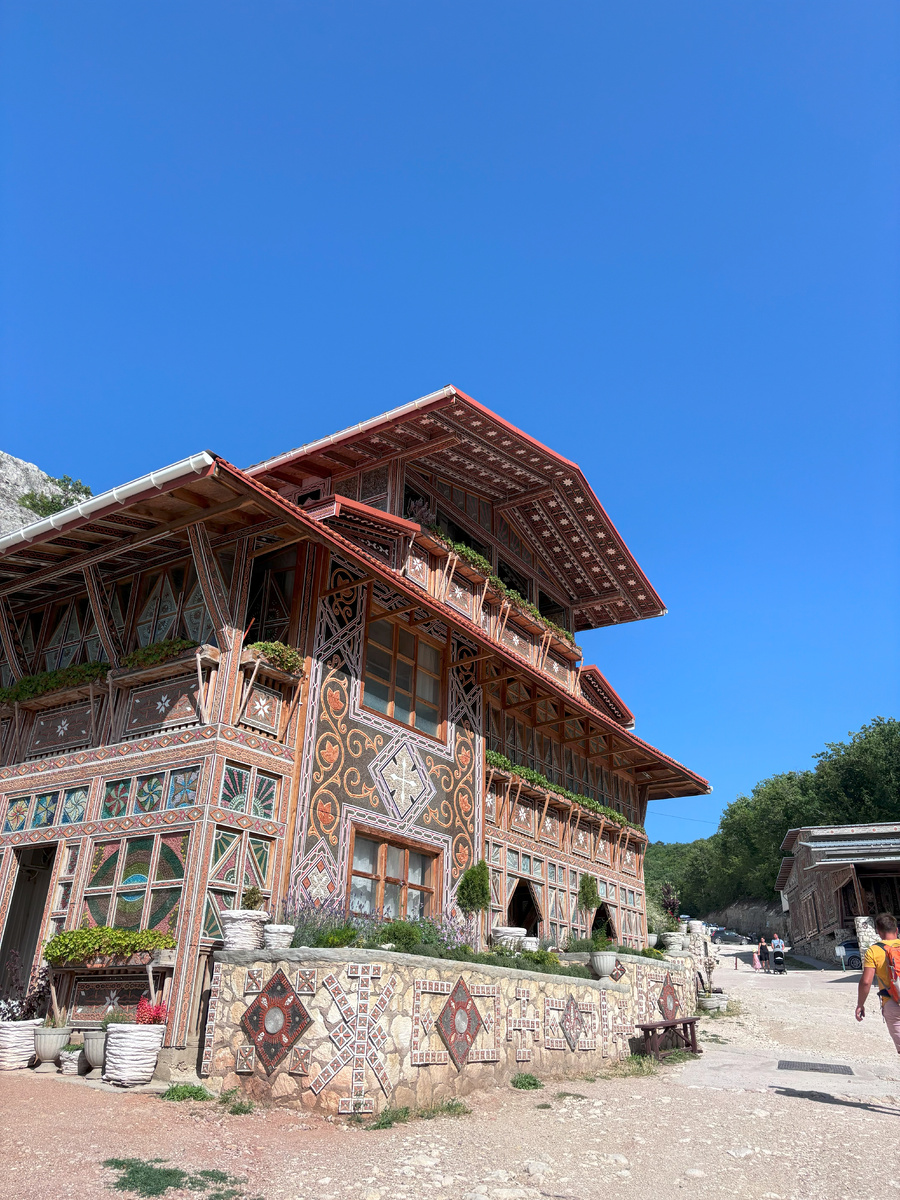 Монастырское подворье. Фото автора