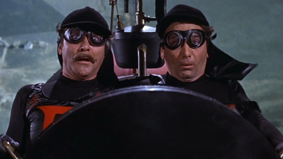 Вот такие зрители были у первых фильмов братьев Люмьер*